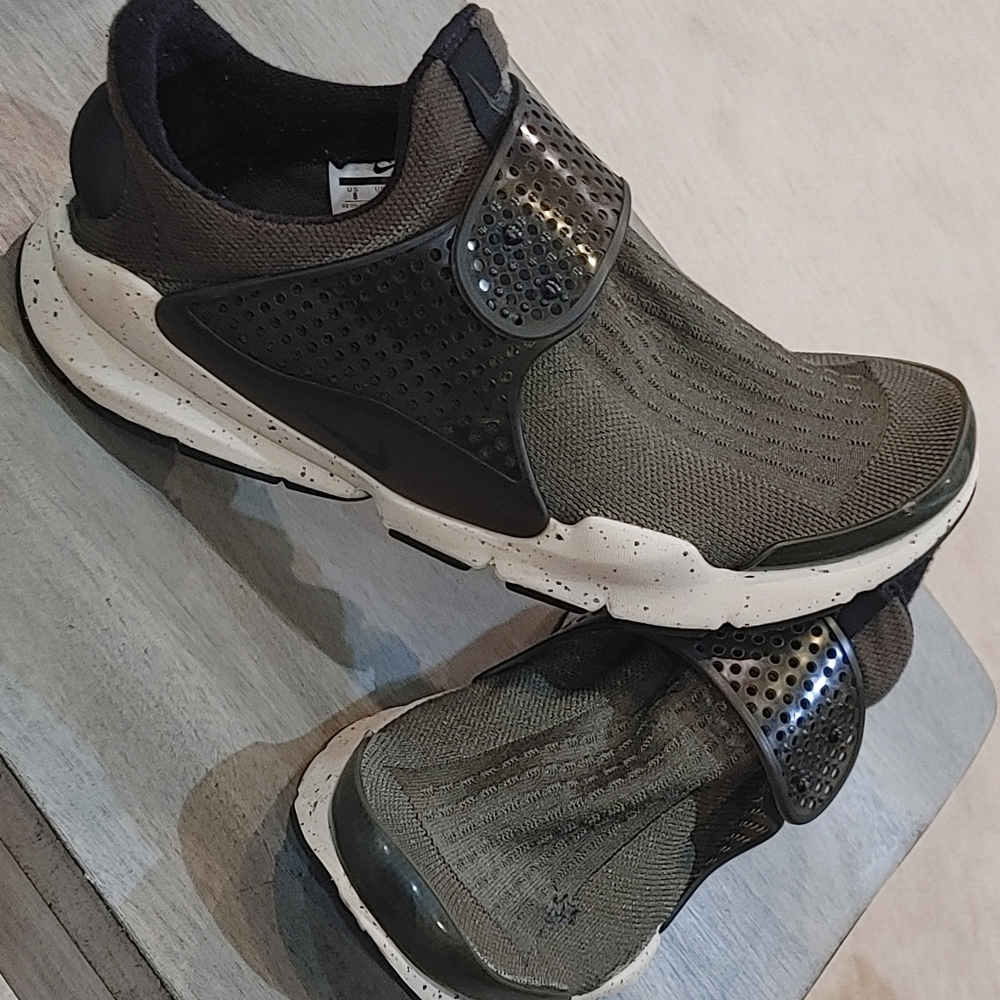 Nike Sock Dart Olive Green
